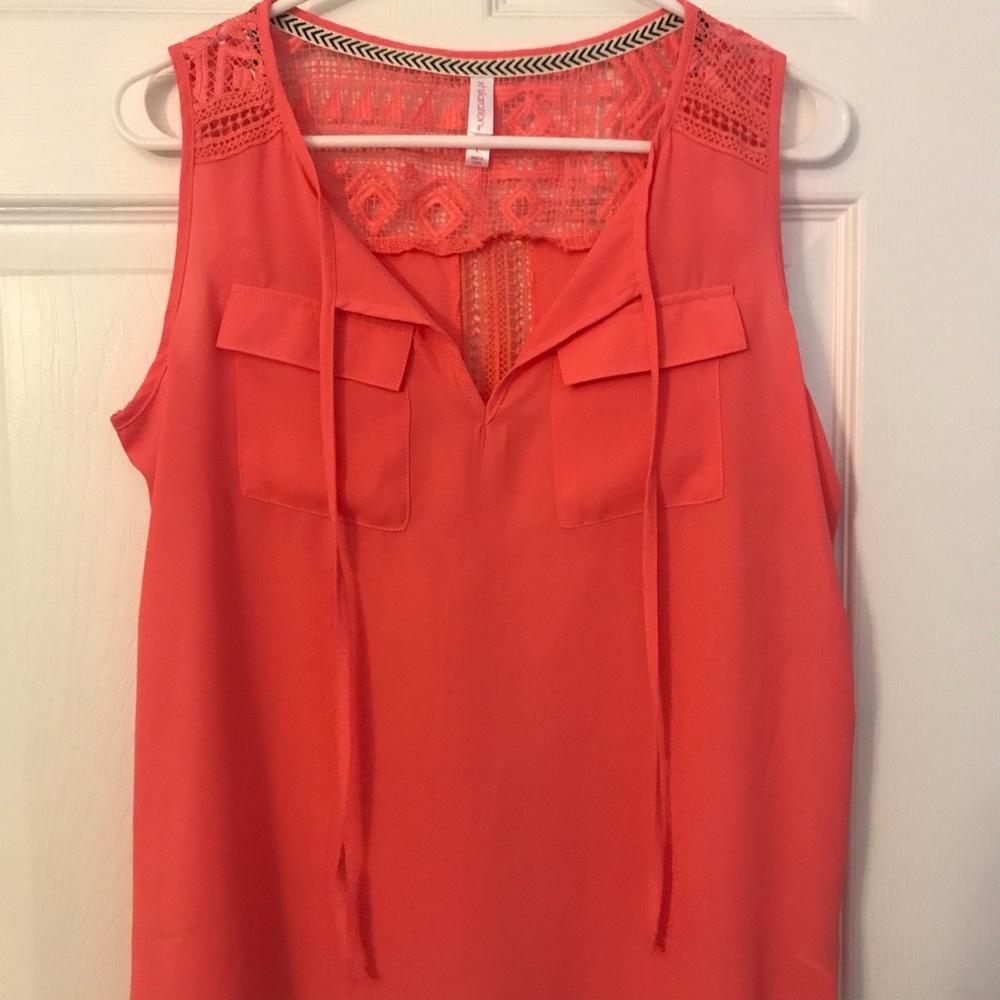 Light blouse/Tank top